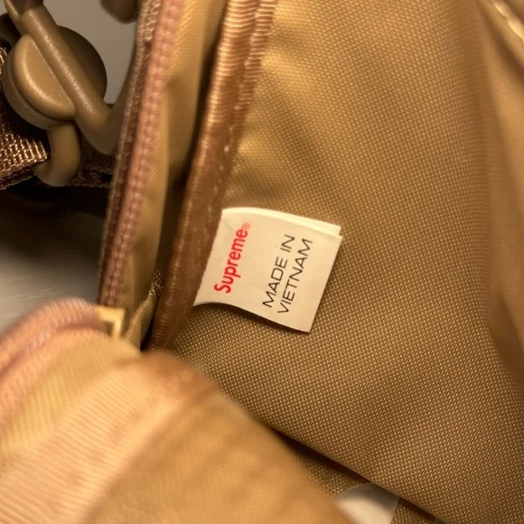 Supreme Neck Pouch - Picture 4 of 7